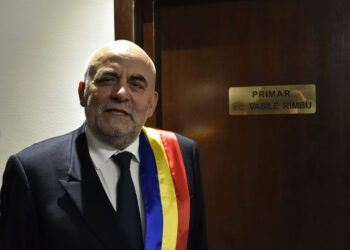 Pensionarul ipocrit Vasile Rîmbu a anunțat că vrea să îi dea afară pe funcționarii publici pensionari din Primăria Suceava