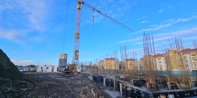 Bătaie mare pe primul bloc ANL din Bacău, după 14 ani!