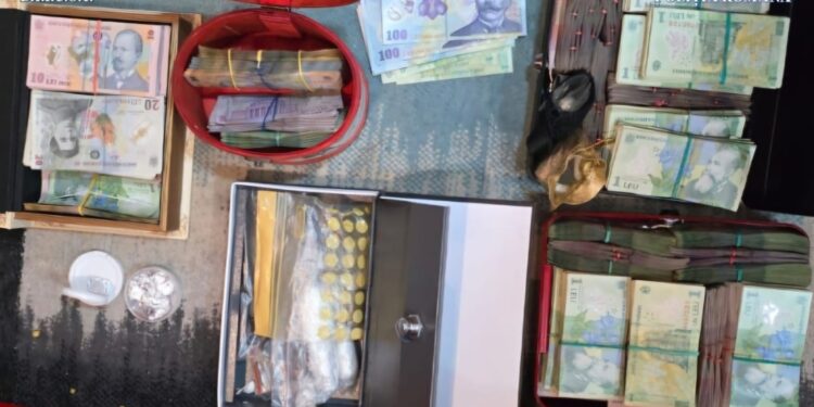 Acțiune împotriva traficului de droguri întreprinsă de polițiștii vasluieni! Ce sume de bani au ridicat de la infractori?