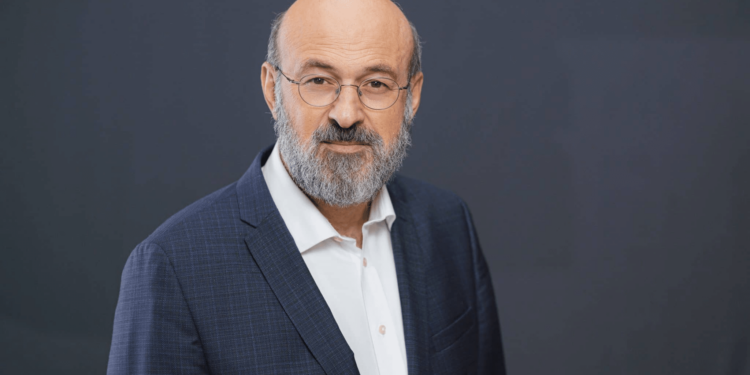 Virgiliu Vlăescu (AUR): Cui slujește scoaterea istoriei și a geografiei României din sistemul obligatoriu de predare în ciclul liceal?