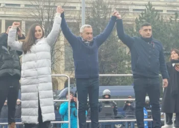 Discursul președintelui AUR, George Simion, în Piața Victoriei: Democrația a fost călcată în picioare