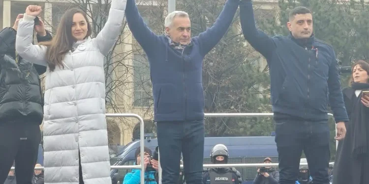 Discursul președintelui AUR, George Simion, în Piața Victoriei: Democrația a fost călcată în picioare