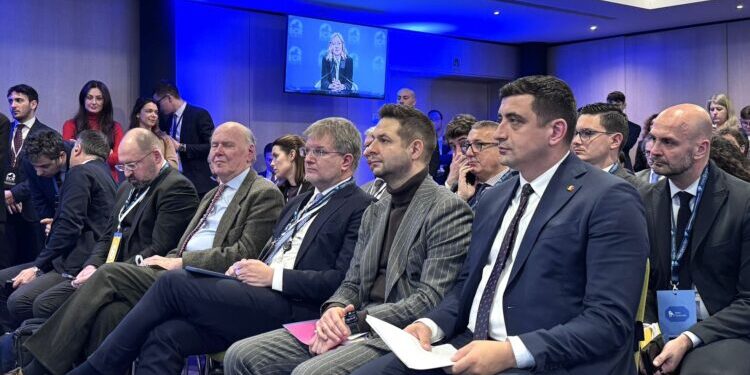 Summit ECR la Cluj: Suntem într-un moment decisiv. Cenzura reprezintă o amenințare la adresa democrației!