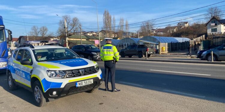 Femeie beată și drogată la volan, oprită de polițiști în trafic după o cursă contra-cronometru!