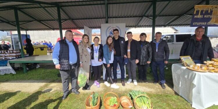 George Simion, baie de mulțime la Târgul de Primăvară de la Răcășdia