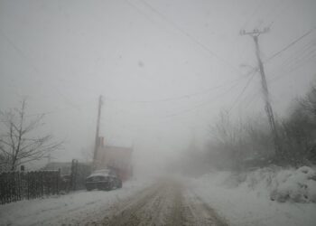 Ninsoarea face ravagii în județul Bacău! Circulaţia, restricţionată pe DN 11