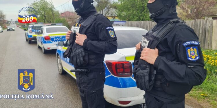 13 percheziţii făcute de poliția din Vaslui la persoane acuzate de înşelăciune