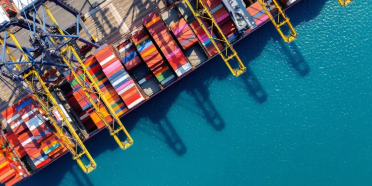 Exporturile României au crescut cu 2,7% în primele trei luni ale anului, dar importurile au înregistrat un avans și mai accelerat, de 8,1%