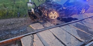 Autoturism bușit la Păltinoasa de trenul Timișoara – Iași