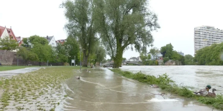 Anotimpurile, manipulate? În loc de primăvară-vară, România are parte de sezonul ploios și secetos! Ministerul Mediului, în alertă!