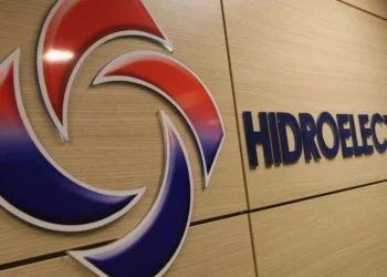 Hidroelectrica a redus prețul de vânzare a energiei către clienții proprii. Pentru cine l-a scumpit