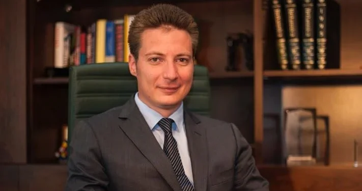 Consilierul USR Andrei Caramitru consideră că 200.000 de bugetari stau degeaba! „Sunt absolutamente fake!”