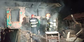 Doi vasluieni au murit într-un incendiu în comuna Bogdăneşti