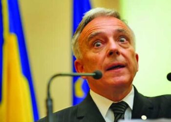 Andrei Caramitru îl atacă dur pe Mugur Isărescu: ‘Era o supapă esențială care a fost blocată și acum crapă tot motorul’