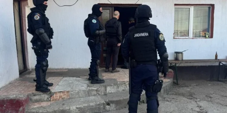 Sute de percheziții au loc luni înr-o operaţiune la nivel national de combatere a criminalităţii