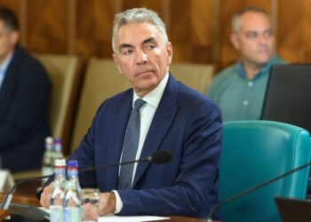 Guvernul României refuză să îl demită pe Dragoș Anastasiu după ce a recunoscut că a dat mită