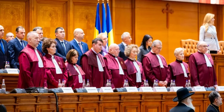 Cei trei judecători care și-au încheiat mandatul la CCR vor primi câte 35.000 de euro până la sfârșitul verii