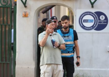 Marian Ceaușescu a desfăcut șampania după moartea lui Ion Iliescu, chiar în fața spitalului!